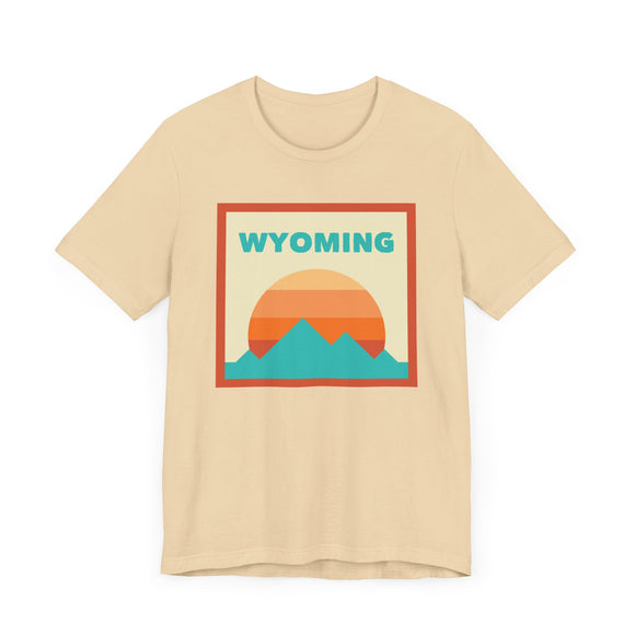 Retro Wyoming T-Shirt, Mountain Sun Tee, Unisex Graphic Shirt, Vintage Wyoming Top, Outdoor Adventure Clothing