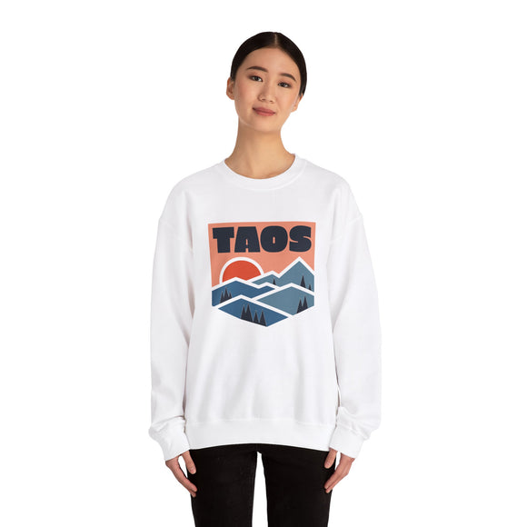 Taos, New Mexico Sweatshirt Retro Mountains, Taos Unisex Graphic Crewneck