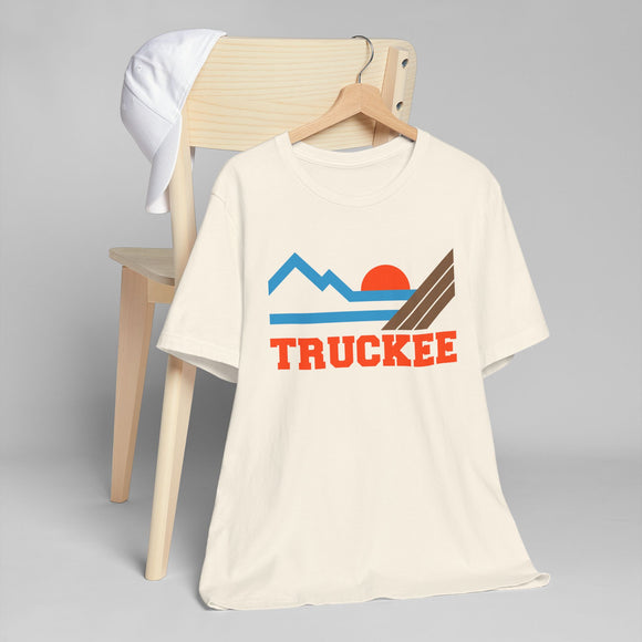 Truckee, California Retro Mountains Sunset T-Shirt | Vintage Truckee Tee