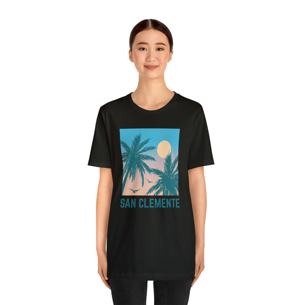 San Clemente, California T-Shirt - Retro Palm Tree & Beach Unisex San Clemente Shirt