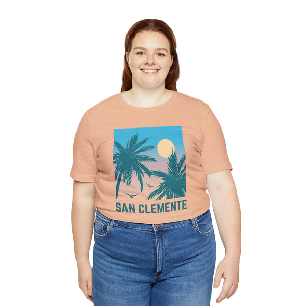 San Clemente, California T-Shirt - Retro Palm Tree & Beach Unisex San Clemente Shirt