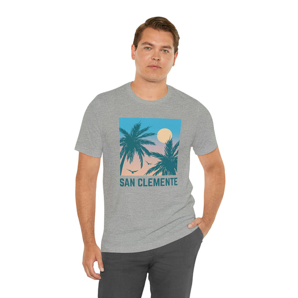 San Clemente, California T-Shirt - Retro Palm Tree & Beach Unisex San Clemente Shirt