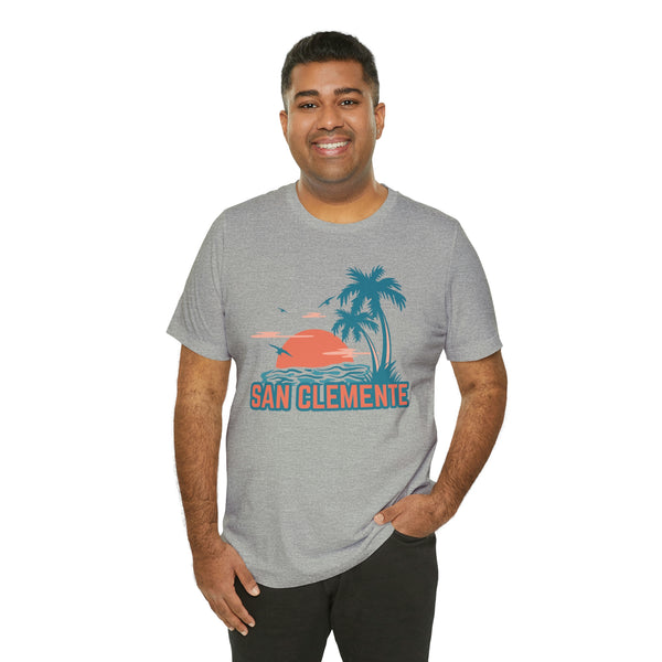 San Clemente, California T-Shirt - Retro Palm Tree & Beach Unisex San Clemente Shirt