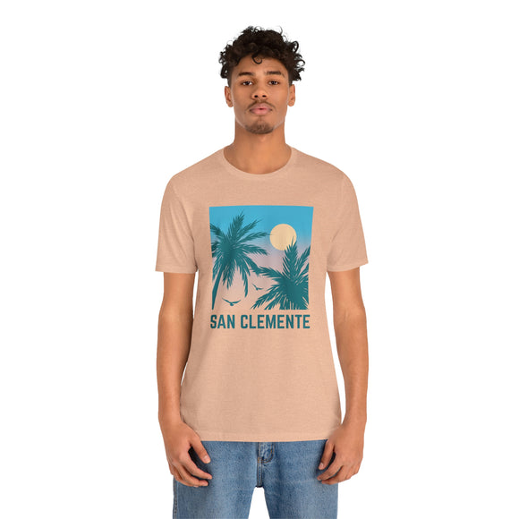 San Clemente, California T-Shirt - Retro Palm Tree & Beach Unisex San Clemente Shirt