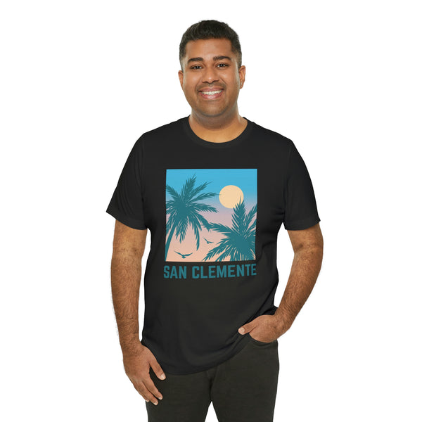 San Clemente, California T-Shirt - Retro Palm Tree & Beach Unisex San Clemente Shirt