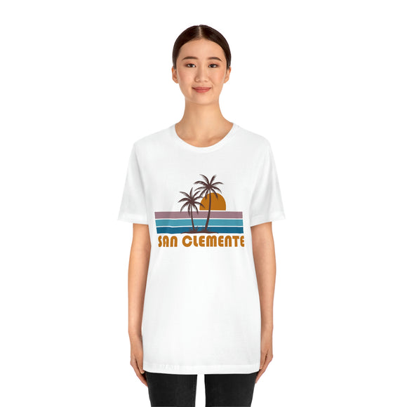 San Clemente, California T-Shirt - Retro Palm Tree Unisex San Clemente Shirt