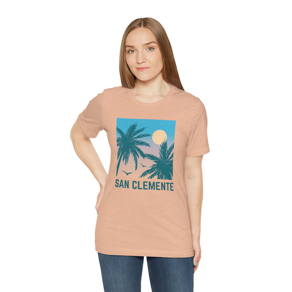 San Clemente, California T-Shirt - Retro Palm Tree & Beach Unisex San Clemente Shirt