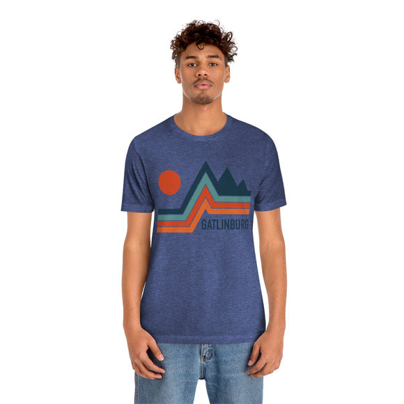 Gatlinburg, Tennessee T-Shirt - Retro Mountain Unisex Gatlinburg Shirt
