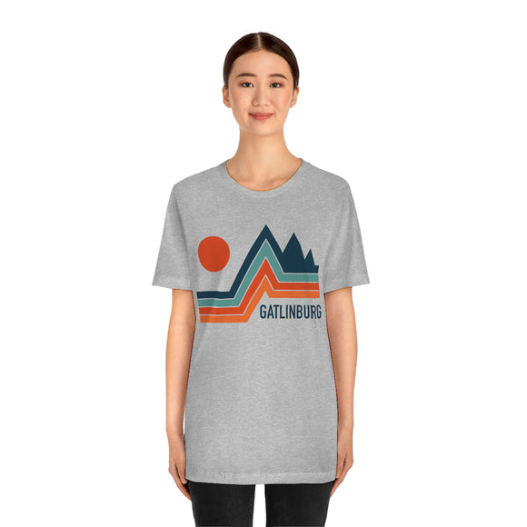 Gatlinburg, Tennessee T-Shirt - Retro Mountain Unisex Gatlinburg Shirt